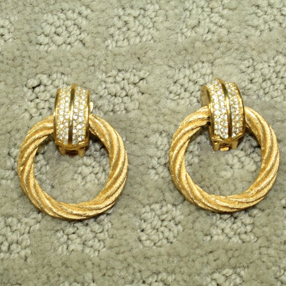 Vintage Christian Dior Gold-Tone Pave Crystals Rope Hoop Knocker Clip On Earring - Picture 1 of 3